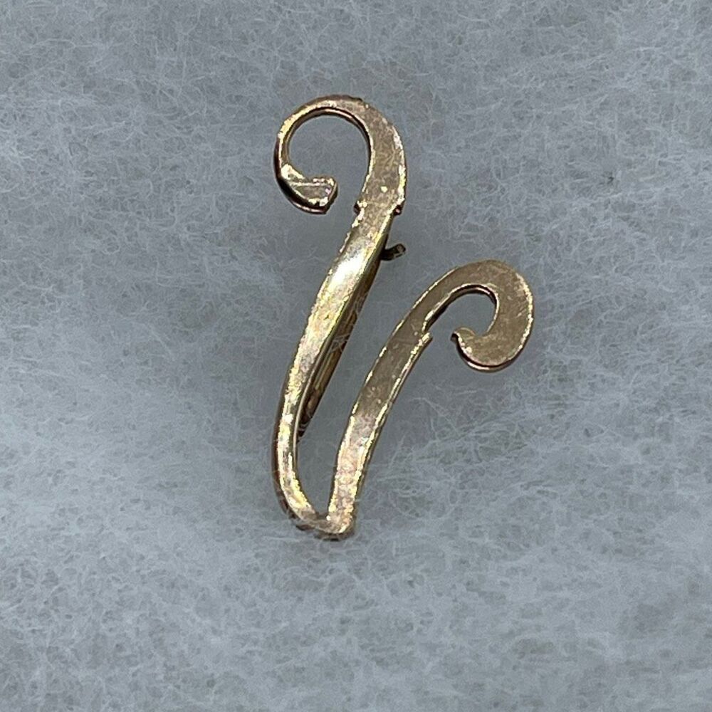 Vintage initial “V” gold tone brooch pin